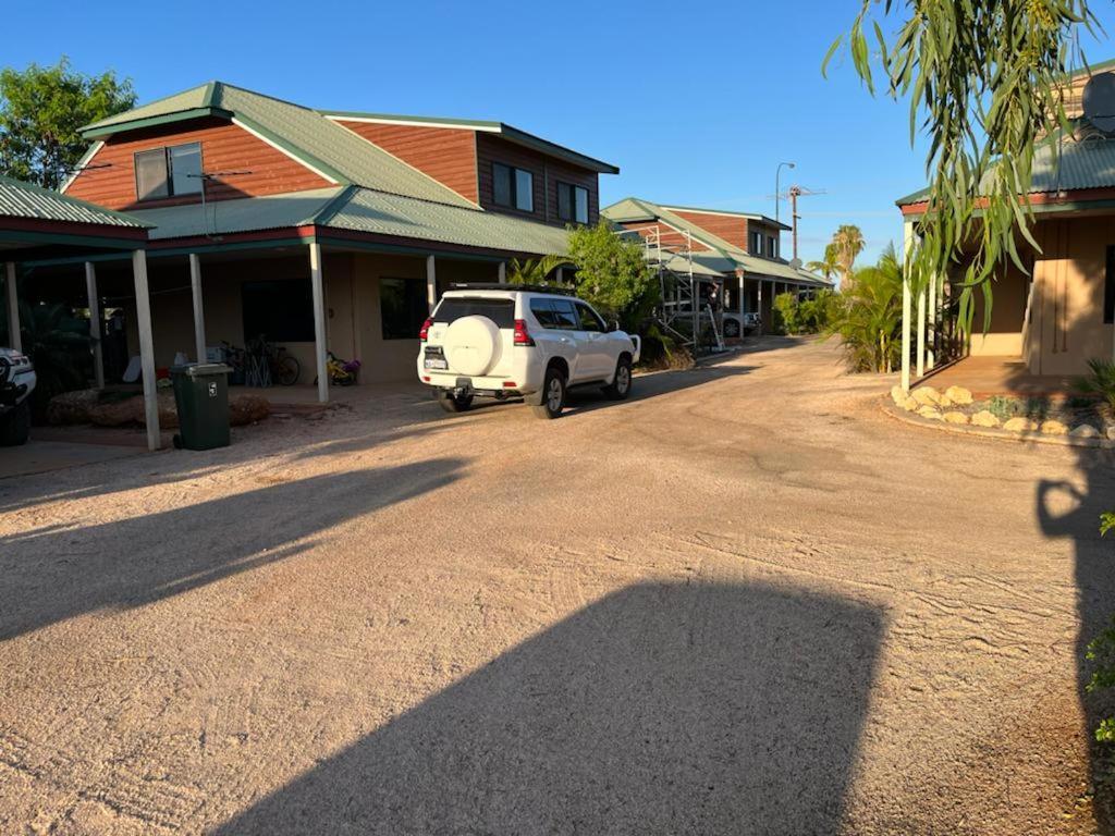 The Ningaloo Breeze Villa 5 Эксмут Экстерьер фото